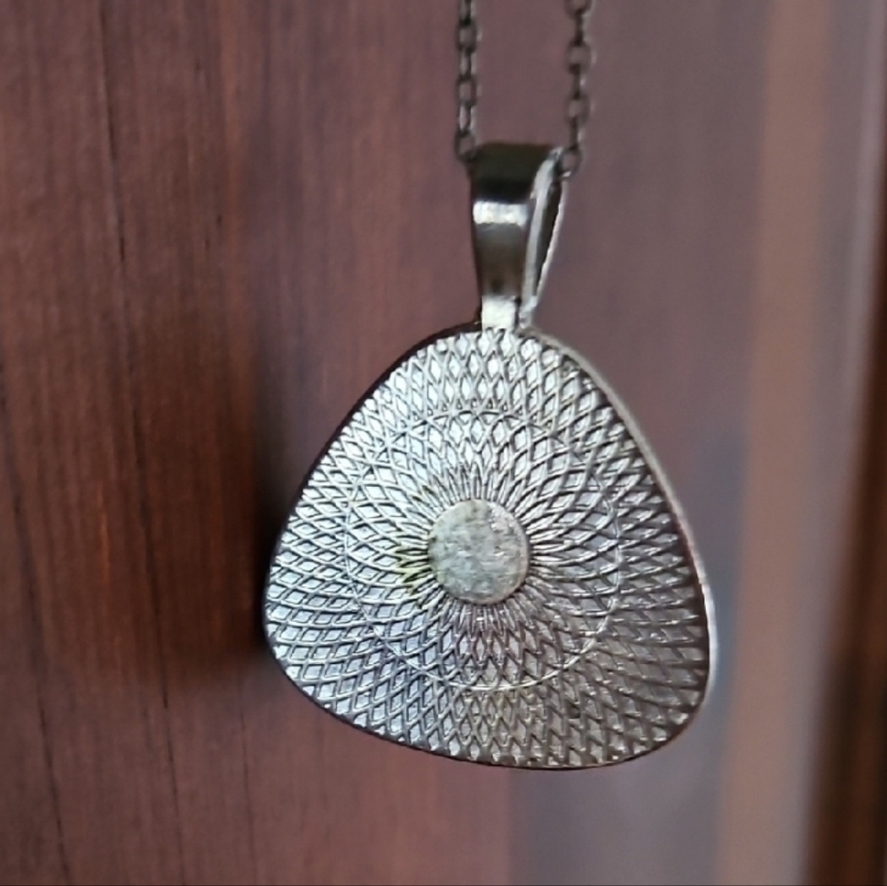Silver and Glass Vintage-inspired Owl Pendant Necklace by damselfly, NWT - Picture 3 of 7